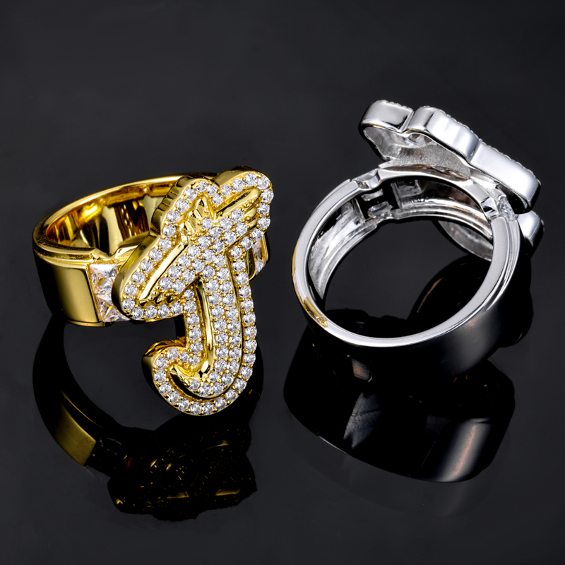 Кольцо с инициалами TUHE Iced  – обзор и цена Statement Cocktail Ring